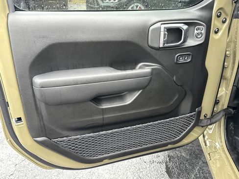 New 2025 Jeep Gladiator Sport image 10