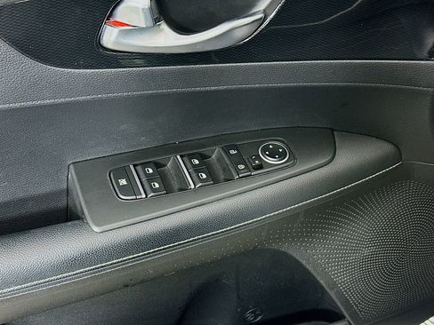 Used 2023 Kia Forte GT-Line w/ GT-Line Technology Package image 18