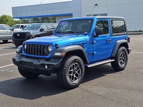 Used 2024 Jeep Wrangler Sport AWD/4WD image 2