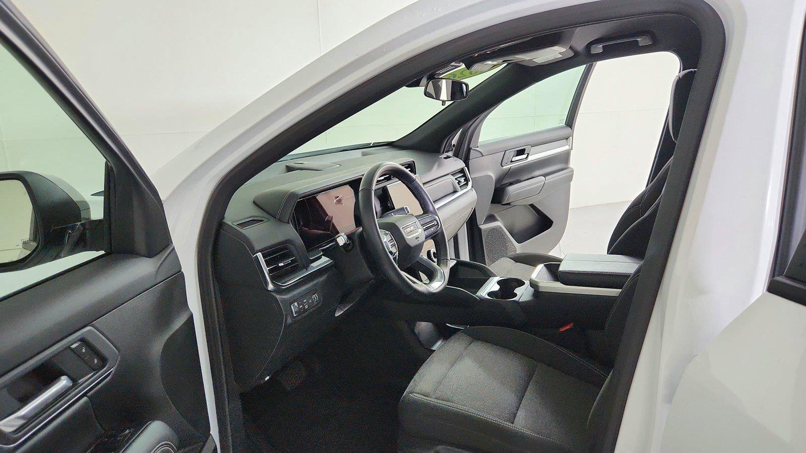 Used 2026 GMC Terrain Elevation AWD/4WD image 16
