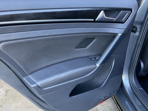 Used 2019 Volkswagen Golf R 4-Door AWD/4WD image 34