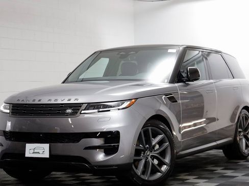 Used 2025 Land Rover Range Rover Sport SE image 1