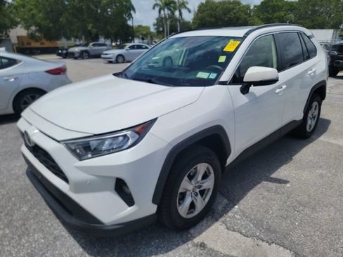 Used 2019 Toyota RAV4 XLE w/ Convenience Package AWD/4WD image 2