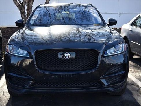 Used 2019 Jaguar F-PACE Premium image 3