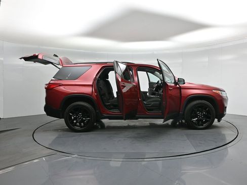 Used 2020 Chevrolet Traverse LT image 5