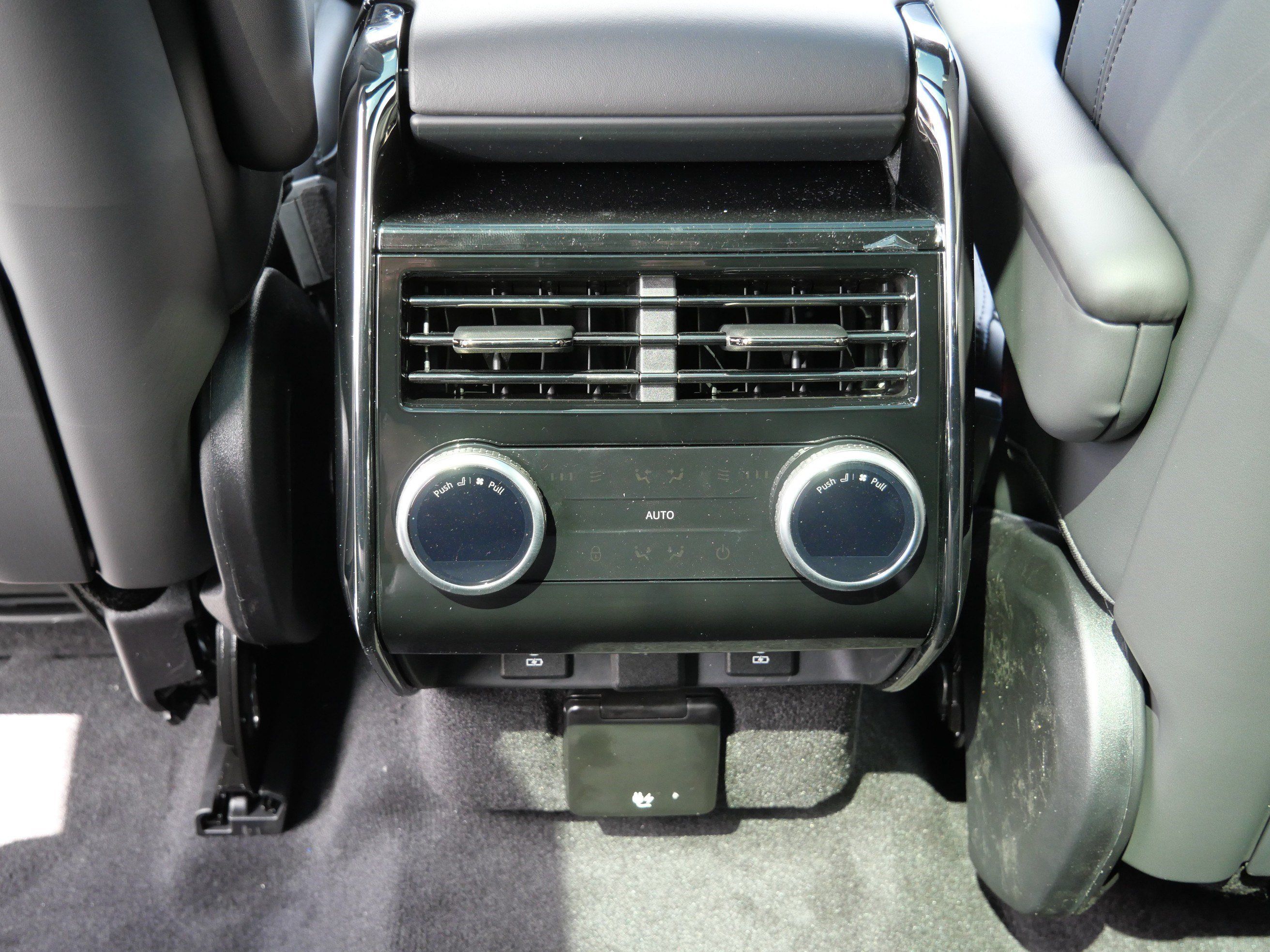 New 2026 Land Rover Range Rover Sport Dynamic SE AWD/4WD image 7