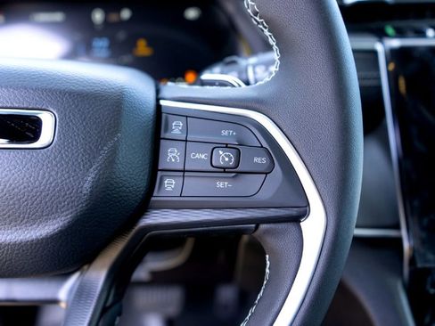 New 2025 Jeep Grand Cherokee L Altitude image 17