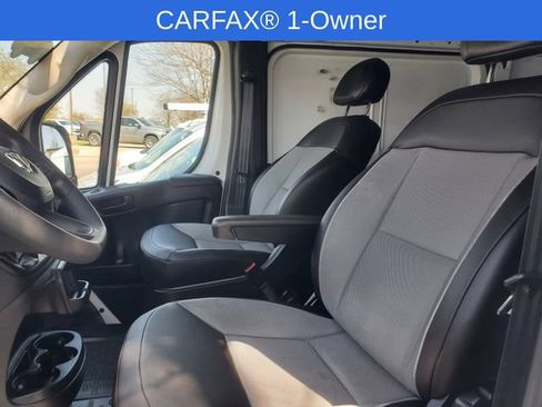 Used 2025 RAM ProMaster 2500 w/ Convenience Group FWD image 8