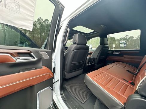 New 2026 GMC Sierra 2500 Denali Ultimate AWD/4WD image 17