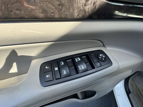 Used 2012 Jeep Grand Cherokee Laredo image 13