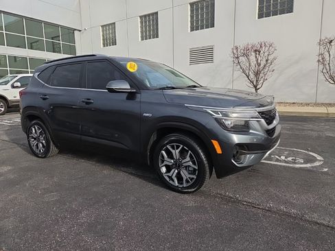 Used 2022 Kia Seltos EX image 4