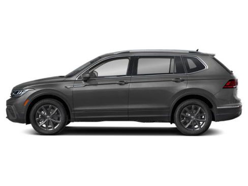 Used 2022 Volkswagen Tiguan SE w/ Panoramic Sunroof Package AWD/4WD image 6