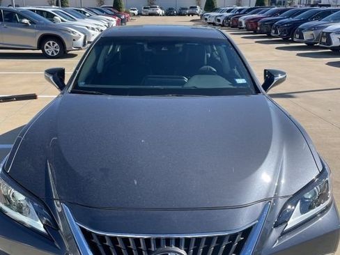 Used 2022 Lexus ES 350 w/ Premium Package image 4