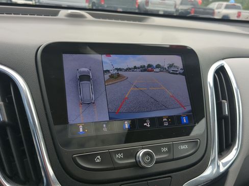Used 2023 Chevrolet Equinox LT FWD image 16
