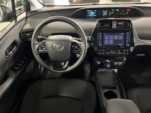 Certified 2022 Toyota Prius LE FWD image 29