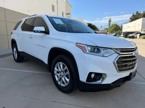 Used 2018 Chevrolet Traverse LT FWD image 3