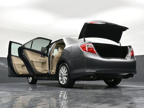 Used 2012 Toyota Camry XLE image 34