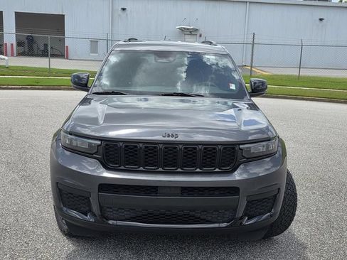 Used 2023 Jeep Grand Cherokee L Laredo AWD/4WD image 2