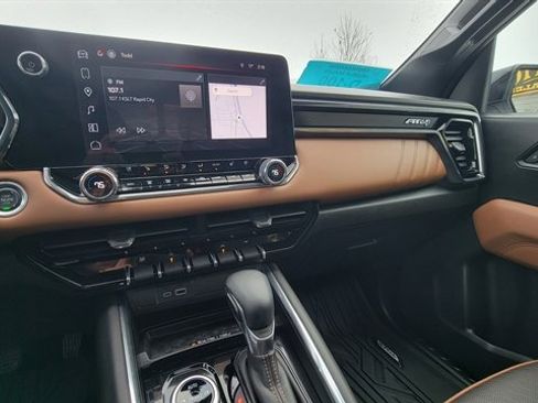 Used 2025 GMC Canyon AT4 image 33