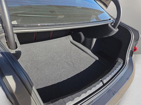 Used 2024 BMW M340i w/ Parking Assistance Package image 8