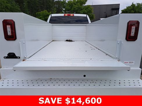 Used 2024 RAM 2500 Tradesman w/ Chrome Appearance Group image 14