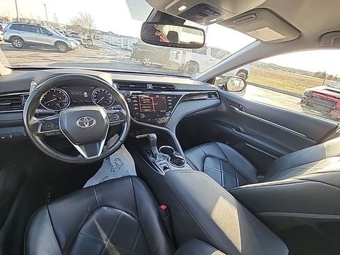 Used 2019 Toyota Camry XLE image 26
