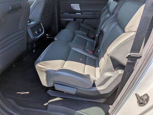 Used 2025 Ford Expedition Max Active AWD/4WD image 25