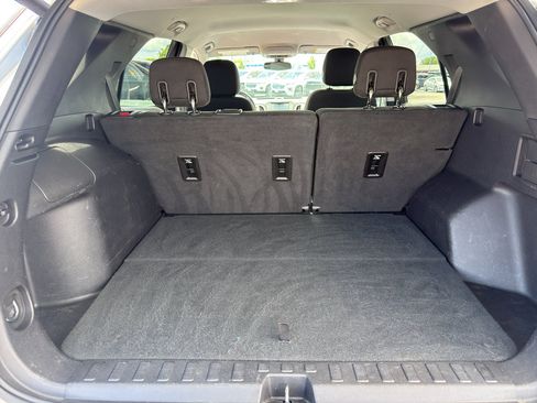 Used 2018 Chevrolet Equinox LT FWD image 35