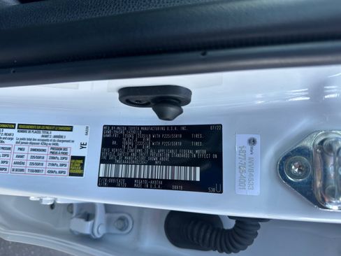 Used 2022 Toyota Corolla Cross XLE FWD image 30