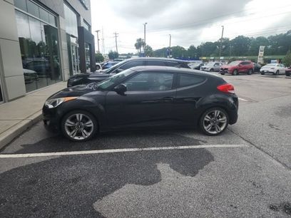 Used 2014 Hyundai Veloster w/ Technology Package 03