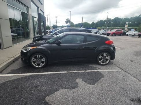 Used 2014 Hyundai Veloster w/ Technology Package 03 FWD image 1