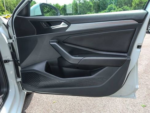 Used 2023 Volkswagen Jetta SE FWD image 19