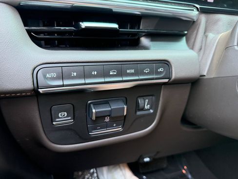 Used 2024 Cadillac Escalade Sport w/ LPO, ONYX Package AWD/4WD image 19