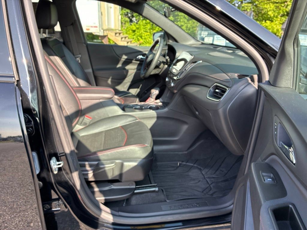 Used 2024 Chevrolet Equinox RS w/ RS Leather Package AWD/4WD image 34