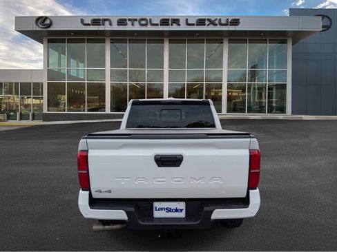 Used 2024 Toyota Tacoma SR5 AWD/4WD image 4