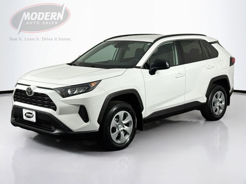 Used 2021 Toyota RAV4 LE AWD/4WD image 1