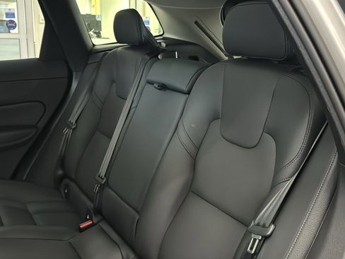 Used 2025 Volvo XC60 B5 Plus AWD/4WD image 27