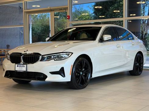 Used 2021 BMW 330i xDrive Sedan w/ Convenience Package AWD/4WD image 3