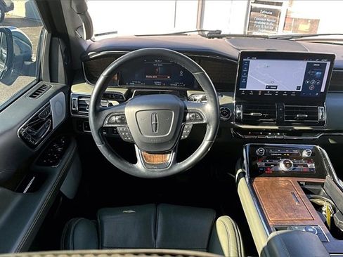 Used 2023 Lincoln Navigator L Black Label image 5