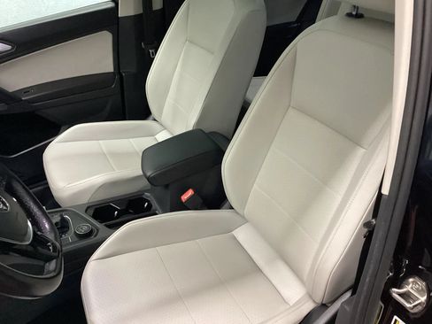 Used 2019 Volkswagen Tiguan SEL AWD/4WD image 10