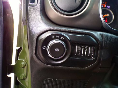 Used 2021 Jeep Wrangler Sport AWD/4WD image 17