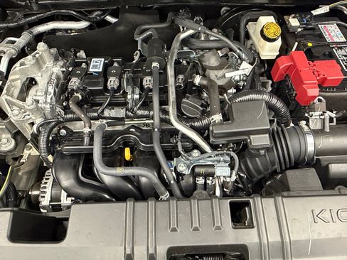 Used 2025 Nissan Kicks S image 27