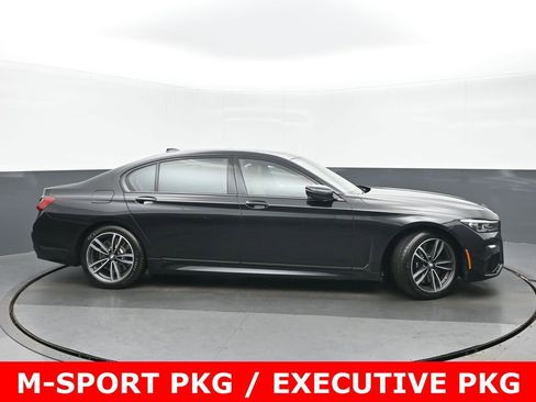 Used 2022 BMW 750i xDrive w/ Executive Package AWD/4WD image 2
