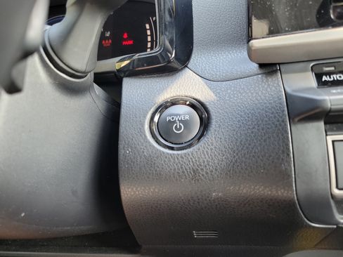 Used 2025 Toyota Camry SE FWD image 29