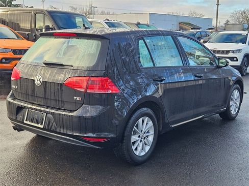 Used 2017 Volkswagen Golf S image 7