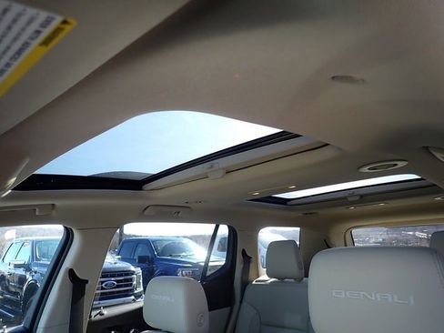 Used 2019 GMC Acadia Denali w/ Technology Package image 24