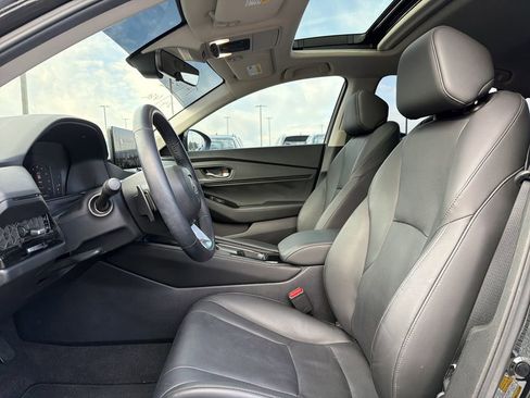 Used 2024 Honda Accord Touring image 8