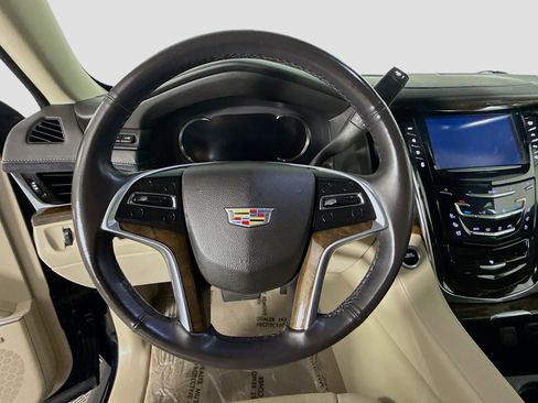 Used 2018 Cadillac Escalade Premium Luxury image 13
