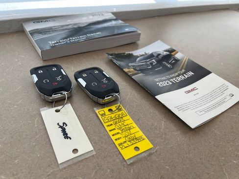 Certified 2023 GMC Terrain SLE w/ Driver Convenience Package image 17