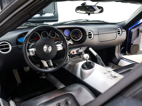 Used 2005 Ford GT RWD image 21